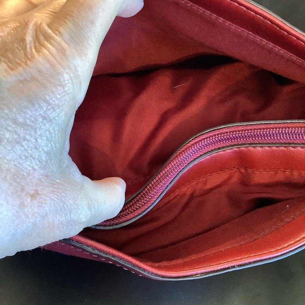 Relic Candy Apple‎ Red Shoulder Bag 🍎🥰🍎 - Picture 7 of 10